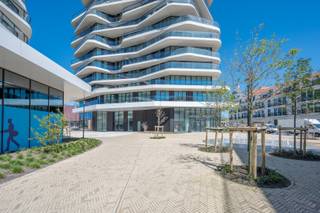 Licht en ruim appartement op de 3e verdieping met een perfecte zuidwestelijke oriëntatie in het begeerde Lakeside District, vlak bij...