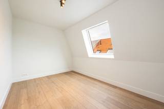 Penthouse met dakterras en uitzicht op de kathedraalIn een rustige straat, ideaal gelegen tussen de Kaaien, het historische centrum en het Eilandje,...