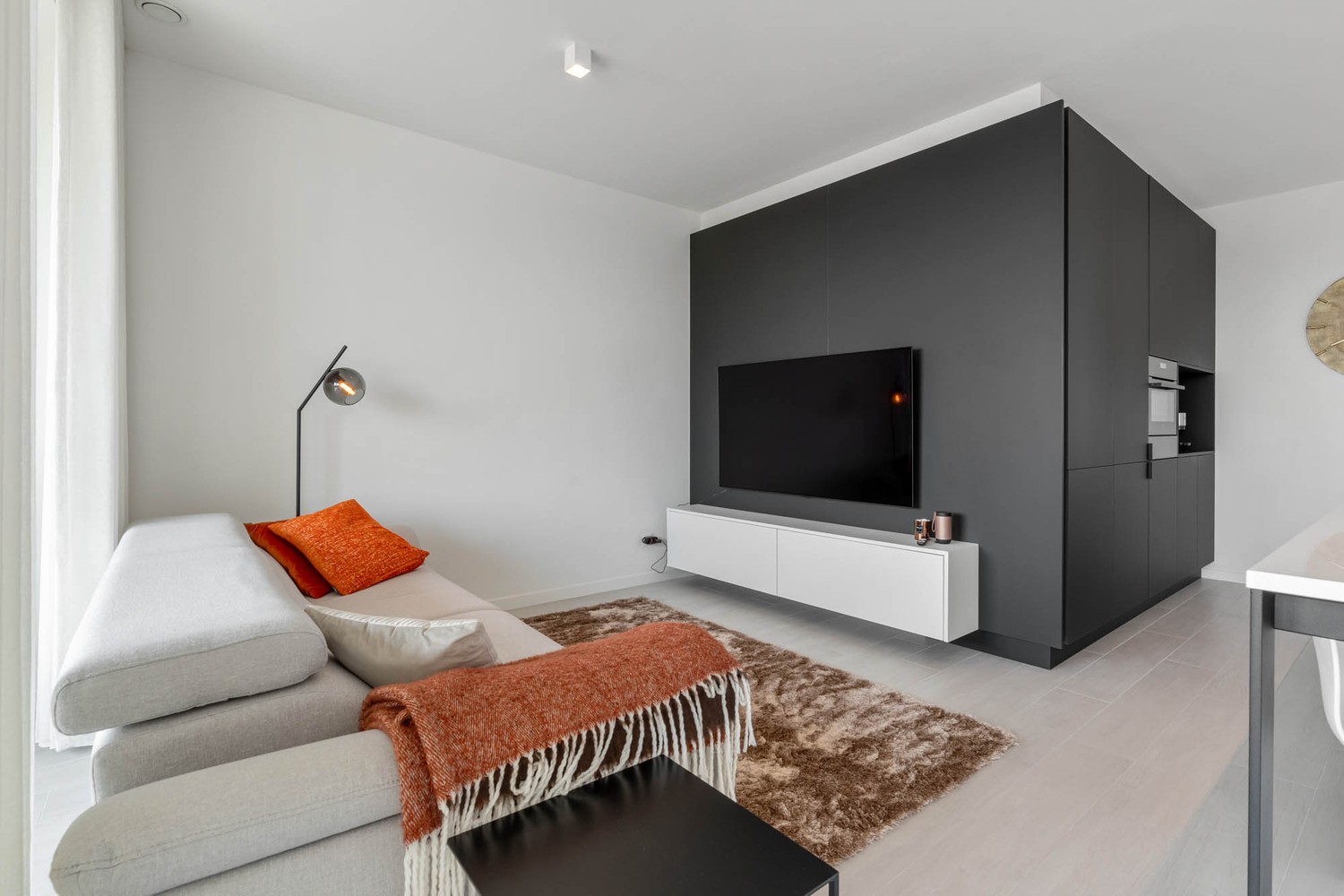 Bemeubeld appartement met prachtig zicht op het Dusartplein. - foto 3