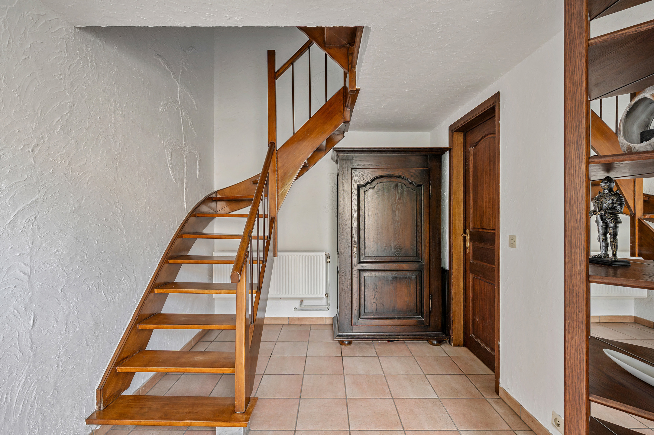 Halfopen bel-etage met 3 slaapkamers, tuin en garage! - foto 4