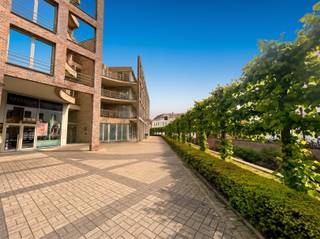 <p><span>Goed gelegen parkeerplaats (nummer 90) te huur in de parkeergarage aan het Mercatorpad in Leuven. De garage is uitgerust met een automatische poort die bediend wordt via een afstandsbediening. De afgelijnde autostaanplaats bevindt zich op niveau -1. De parkeerplaats is beschikbaar onmiddellijk. Voor snelle beslissers!</span></p>