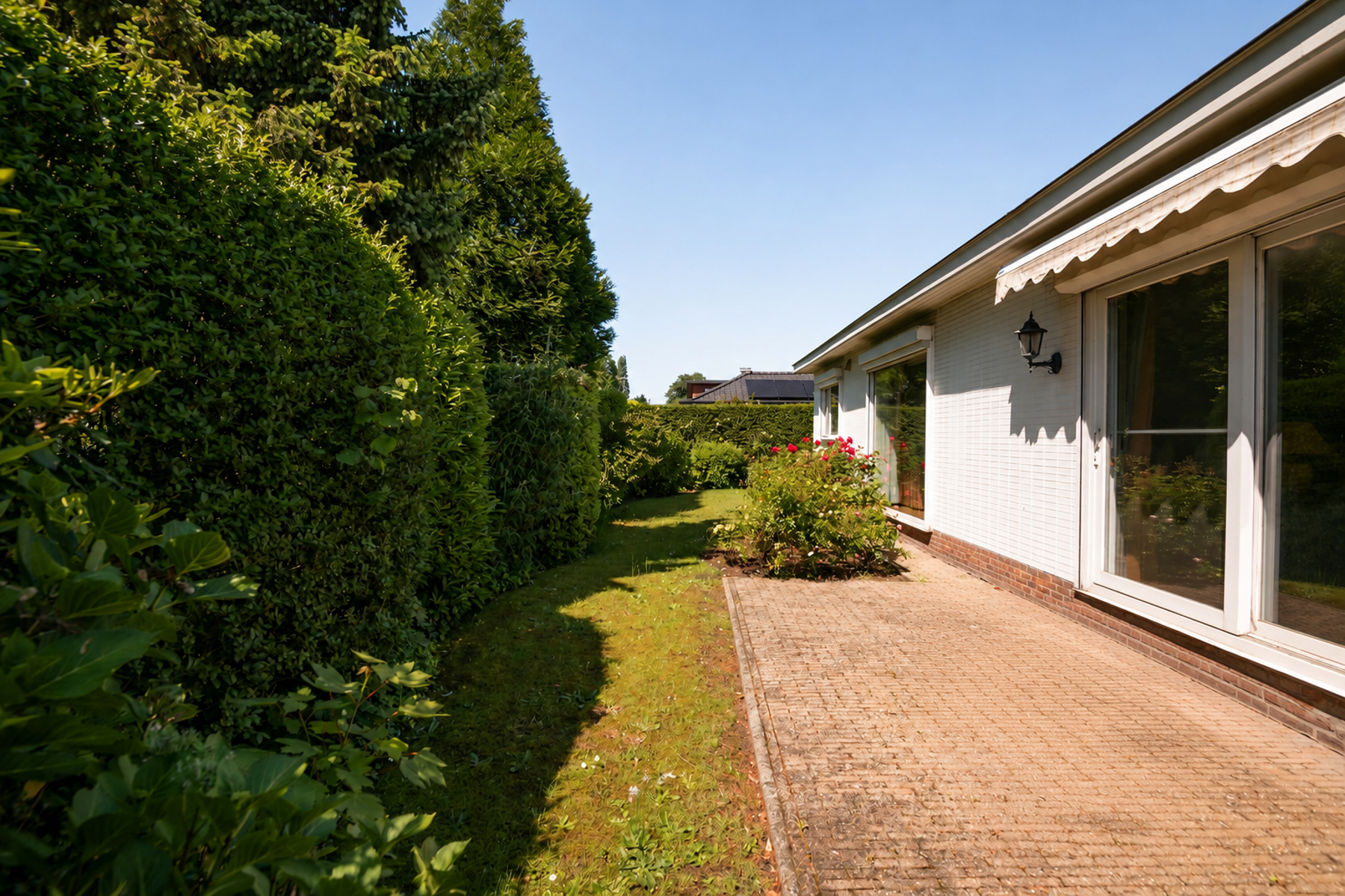 Ruime gezinswoning met veel potentieel op toplocatie te Ekeren! - foto 4