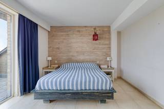 Gelegen in een residentiële buurt met weinig verkeer, biedt deze locatie het perfecte evenwicht tussen rustig wonen en vlotte bereikbaarheid...