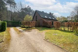 Ruime instapklare woning in het groene Langdorp/Aarschot te koop!Je komt de woning in de ruime inkomhal binnen met gastentoilet. Aansluitend heb...