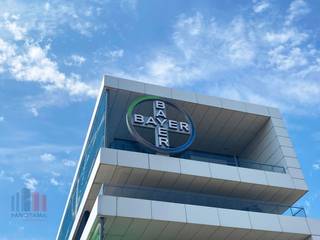 Les espaces de bureaux ultramodernes « The Pulse » (l'ancien bâtiment de Bayer) sont situés dans le quartier de l'aéroport à Zaventem. La gamme complète d'espaces de bureaux est conçue et équipée des dernières technologies et commodités pour maximiser l'efficacité, la productivité et le confort. Les surfaces peuvent également varier de +/- 800 m² à +/- 7.300 m². Ratio de stationnement très favorable avec des bornes de recharge pour les voitures et les vélos. Phénoménalement situé à côté de la gare de Diegem, de la nouvelle ligne de tramway, de l'autoroute cyclable et à seulement 1 minute de la sortie d'autoroute R0 Zaventem avec une connexion immédiate à l'E19. L'aéroport de Zaventem se trouve à 4 km et le centre-ville de Bruxelles à 13 km. Un arrêt de bus est accessible à pied (140 m).<br />Contactez PANORAMA pour de plus amples informations, des plans ou une visite de site sans engagement au 02 420 00 00.