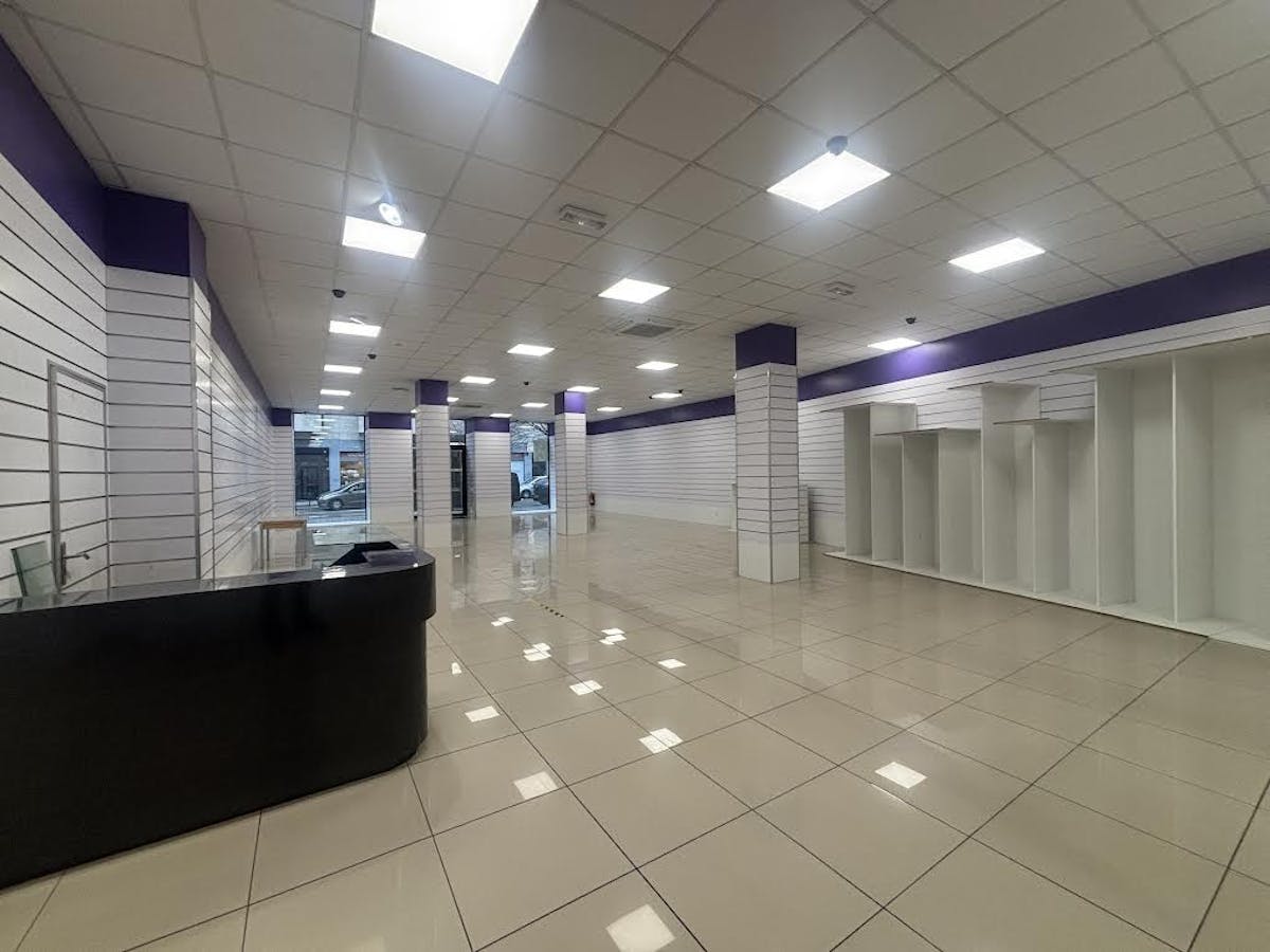 Unique office for rent in the heart of Kortrijk - photo 2