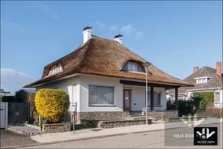 Stijlvol gerenoveerde gezinswoning met veel natuurlijke lichtinval en riante leefruimtes! Troeven * Toplocatie nabij centrum Kortessem en vlotte...