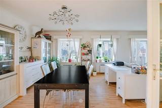 DE PINTE - Bent u op zoek naar een ruim 3-kamerappartement vlakbij openbaar vervoer?Dan is dit pand misschien wel wat u zoekt! De belangrijkste...