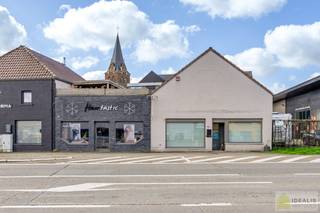 PERFECT COMMERCIEEL GELEGEN EN INSTAPKLARE HANDELSWONING IN HARTJE HALEN!! Het pand omvat +- 184m² bestaande uit een ruime handelsruimte,...