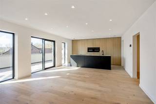 In de geliefde Dierenwijk in Bolderberg, presenteren wij met trots dit volledig gerenoveerde appartement van maar liefst 117m².Dit instapklare...
