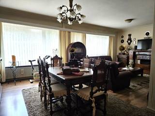 Mooi en goed gelegen appartement met 2 slaapkamers, ruime woonkamer, badkamer, inkomhal met gastentoilet, keuken, balkon, kelderberging en garage.Het...