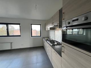 Modern appartement met 2 slaapkamers en aangenaam terras te Wilrijk - Neerland. Gelegen op de eerste verdieping van een gebouw met slechts...