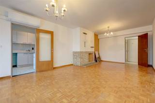 Dit ruim appartement is gelegen op een ideale locatie te Begijnenweide in Mechelen. De ligging is super centraal met alle voorzieningen om de...