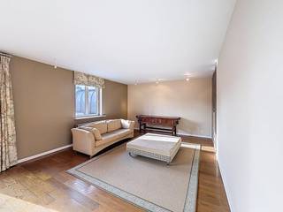 Op een absolute toplocatie in de Coppenolstraat vind je dit lichtrijke 1-slaapkamer appartement. Gelegen in een rustige zijstraat van de...