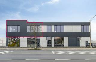 Casco nieuwbouwkantoor van ca. 325m² gelegen in het project 'Hermes' langs de Bruggesteenweg 235 te Hooglede - Gits. Er is een vlotte verbinding...