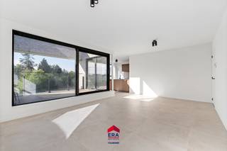 Residentie De Admiraliteit: Wonen in midden <strong><em>in het centrum, groen en rustig gelegen</em></strong> in een binnengebied aan een <strong><em>verkeersvrij</em></strong> park.
<p>In het kerngebied van Lommel, tussen de Hees, Hezerpad, Nachtegaalstraat en Vreyshorring realiseert Aristas een prachtig woonproject &amp;quot;Residentie De Admiraliteit&amp;quot;.</p>

<p>Dit eigentijds woningbouwproject bestaat uit <strong><em>24 appartementen</em></strong>, steeds met ruime terrassen of tuinen en voorzien van ondergrondse parkeerplaatsen en bergingen.</p>

<ul><li>Prachtige locatie: rustig, in het groen én in het centrum</li><li>Eigentijdse architectuur</li><li>Zonnepanelen &amp;amp; warmtepomp</li><li>BEN-woningen &amp;amp; appartementen</li><li>E-peil kleiner of gelijk aan 30</li></ul>

<p>De residentie is voorzien van:</p>

<p>·       Gemeenschappelijke ontspanningsruimte van 60m²</p>

<p>·       Ondergrondse parkings</p>

<p>·       Ondergrondse fietsenstalling</p>

<p>Aankoop onder BTW-stelsel &amp;amp; Wet Breyne: 12% op de grondwaarde &amp;amp; 21% op het constructie-aandeel.</p>

<ul><li>3 slaapkamer appartement vanaf €348.000,-</li><li>4 slaapkamer appartement vanaf €444.000,-</li></ul>

<p>Graag meer informatie over dit prachtig project?</p>

<p>Maak een afspraak via 011 550 440 of info@eratournier.be</p>