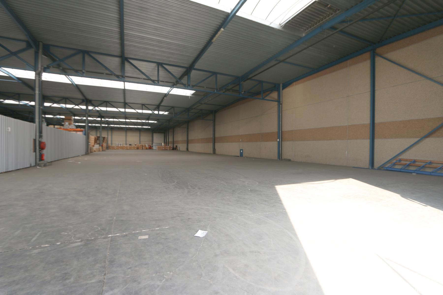 Magazijnruimte - 4 laadkaaien - onmiddellijk beschikbaar - foto 3