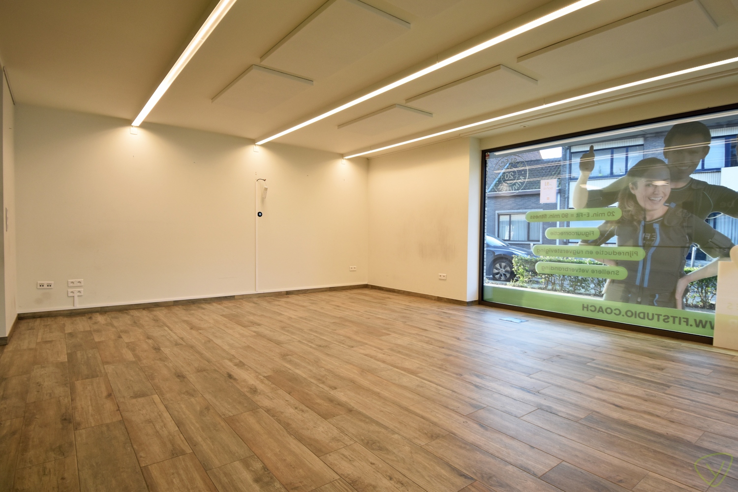 Commercial à louer à Waarschoot - photo 5