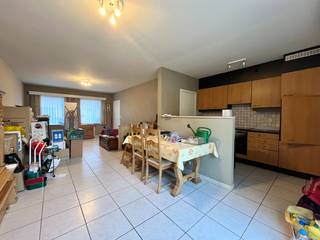 Energiezuinige rijwoning gelegen in het dorp van Sleidinge.De woning ligt op wandelafstand van openbaar vervoer, winkels, scholen e.d.De woning omvat...