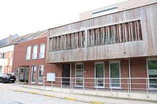 Doe een virtueel bezoek via www.living-stone.be en plan er je bezoek in.Gelijkvloers appartement met tuin.Gelijkvloerse verdieping - centrum...