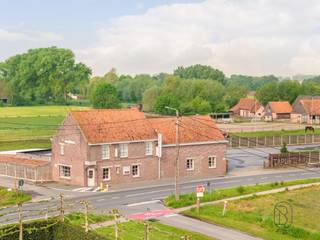 Te koop: handelspand/horecazaak met woonst en ruime parking op topligging in Gottem. In Gottem, langs de Varingstraat, bevindt zich dit...