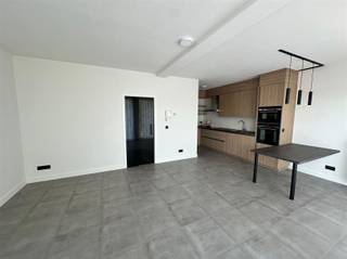 Vraag uw bezoek aan via info@optimusvastgoed.be!TE HUUR: Duplex-appartement met 2 slaapkamers te Genk!Dit modern duplex-appartement is gelegen op...