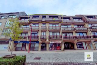 In het centrum van Aalter vindt u dit ruime 1 slaapkamer appartement. Het appartement is gelegen op de 3de verdieping en is te bereiken via de...
