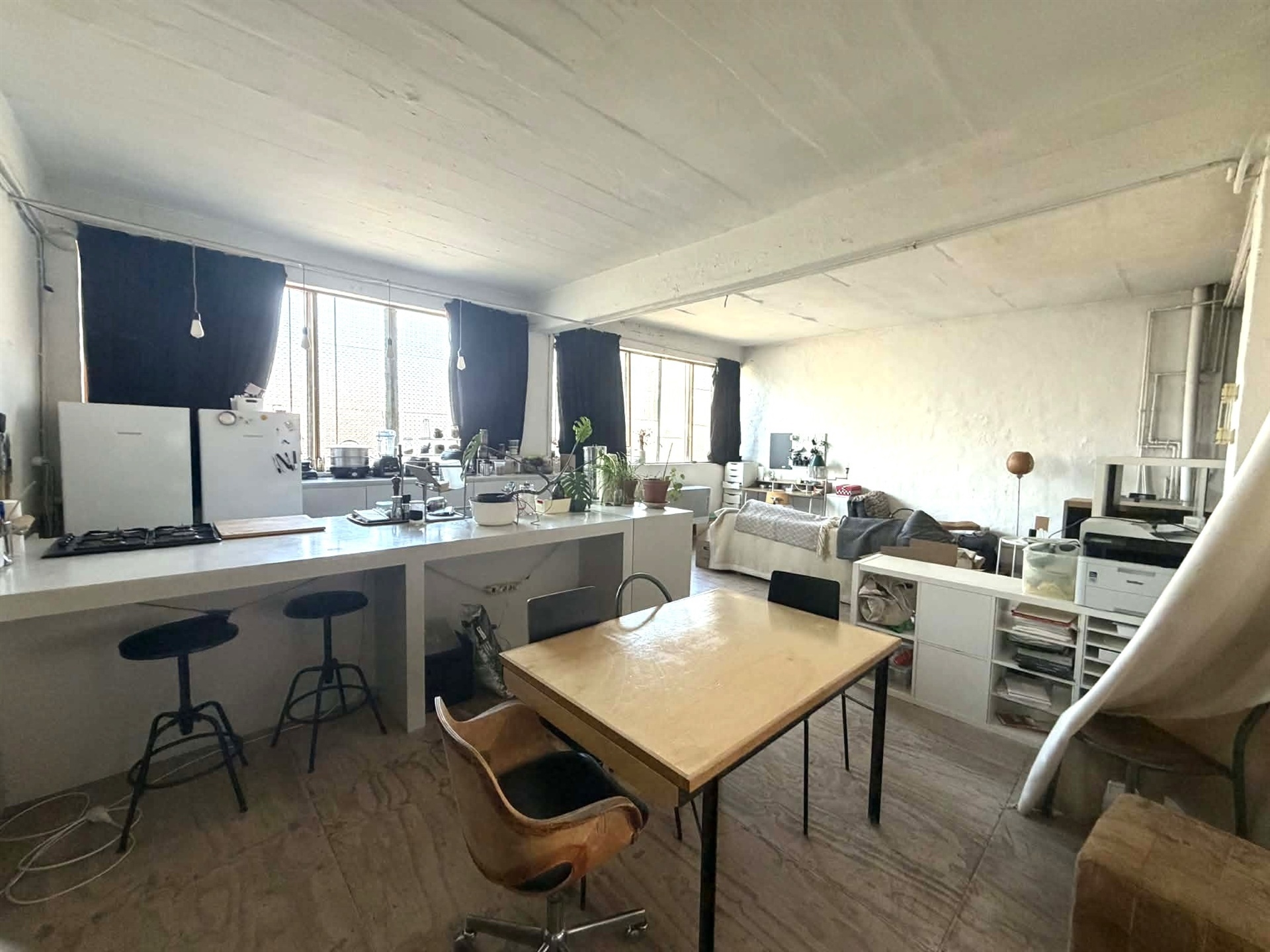 Ruime atelier te huur in Koekelberg.



 - foto 5