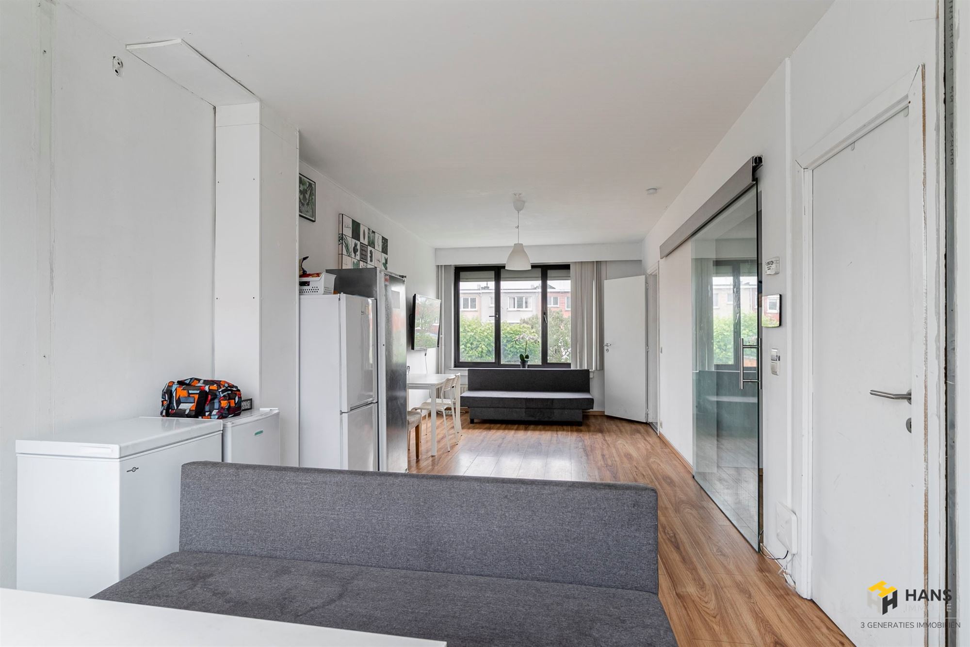 Ruime woning (179m²) met 5 slaapkamers, 2 badkamers, dubbele garage en tuin in Kapellen. - foto 4