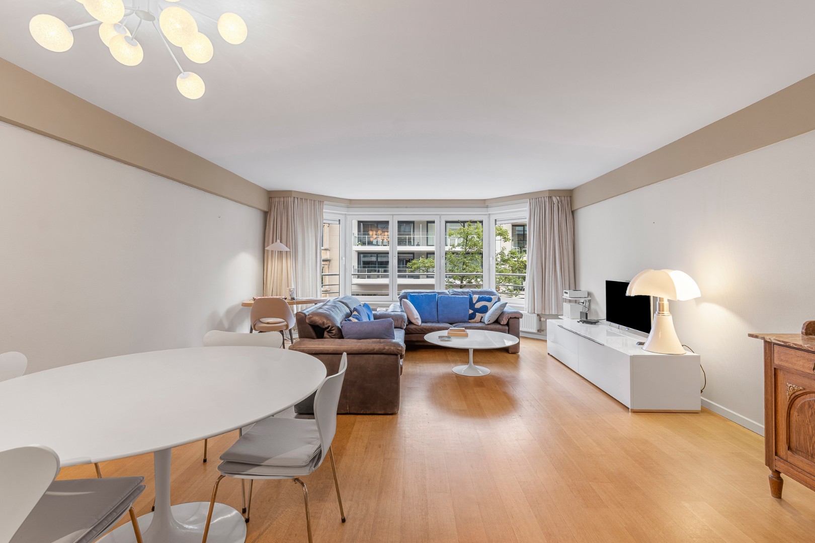 Appartement met 2 slaapkamers gelegen op de Lippenslaan. - foto 2