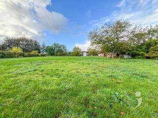 Op zoek naar een bouwgrond nabij Leuven centrum, maar toch in een rustige, groene omgeving? Deze mooie bouwgrond voor open bebouwing heeft...