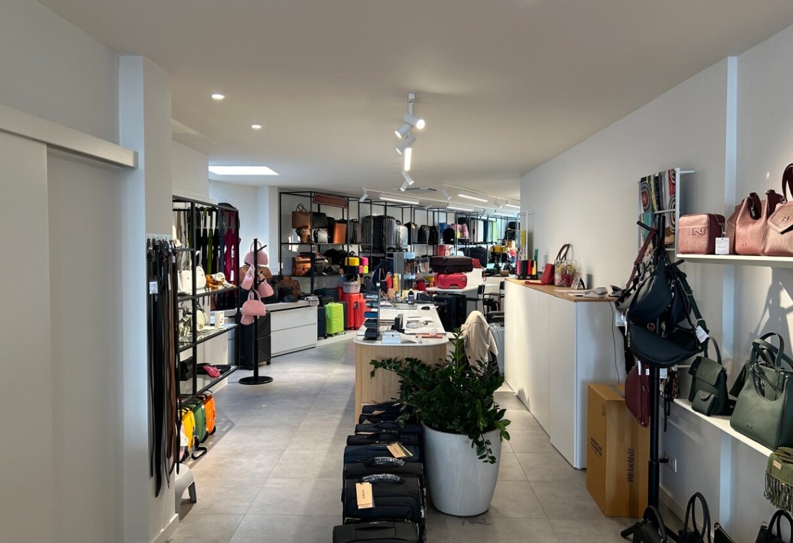 Volledig gerenoveerd commercieel gelijkvloers in het hart van Heist-op-den-Berg - foto 3