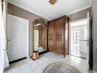 Charmante Villa MET 3 SLPK, Riante Tuin EN Garage!Op een ruime kilometer van het centrum van Wieze, met alle nodige faciliteiten binnen handbereik,...