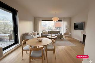 Appartement d'angle lumineux avec 3 terrasses dans la résidence Icaros — YpresVous recherchez de l'espace, de la lumière et de belles vues ?Cet appartement d'angle prêt à emménager situé au troisième étage de la prestigieuse résidence Icaros allie confort, intimité et luminosité exceptionnelle grâce à ses nombreuses fenêtres.Situé à quelques pas du centre d'Ypres et entouré de verdure, vous pourrez profiter d'un cadre de vie calme avec toutes les commodités à portée de main.Avec pas moins de trois terrasses spacieuses et des vues dans différentes directions, vous y découvrirez une atmosphère différente à tout moment de la journée.MISE EN PAGEAppartement étage +3 :- Hall d'entrée avec toilettes séparées pour les invités- Salon lumineux avec parquet neuf en bois massif et grandes fenêtres (belle vue sur les tours d'Ypres)- Terrasse attenante avec vue sur la Plumerlaan- Cuisine ouverte et accès à la spacieuse terrasse latérale- Chambre 1 avec accès à la salle de bain- Chambre 2 avec accès à la salle de bain et à la terrasse (vue sur l'Oude Vaart Ypres-Komen)- Salle de bain avec lavabo, baignoire/douche et raccordement machine à laver (accès à la salle de bain depuis les deux chambres)Étage -1 : (Sous-sol)- Spacieux rangement individuel au sous-sol (+/- 5 m²)POINTS FORTS- Appartement d'angle avec une luminosité exceptionnelle- Immeuble d'appartements élégant et très bien entretenu.- Trois terrasses spacieuses avec vue dégagée et verdoyante- Beau plancher en bois massif- Fenêtres à double vitrage- Chauffage central au gaz naturel- Sans amiante- Ascenseur disponible- Garage à vélos spacieux commun- Rangement spacieux au sous-sol inclus dans le prixUne maison idéale pour ceux qui veulent vivre au centre et au calme, avec de nombreux espaces extérieurs et une agréablesentiment d'ouverture.Intéressé ? Planifiez votre visite dès aujourd'hui et découvrez par vous-même les caractéristiques uniques de cet appartement.Maxime au 0493 25 32 64 ou via maxime.delbaere@dewaele.comRegistre des mesures: non