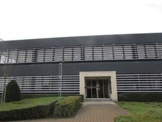 Prachtige, moderne kantoren gelegen in het Keiberg Park, vlakbij op- en afritten van de Ring van Brussel, op 10 minuten van de luchthaven...