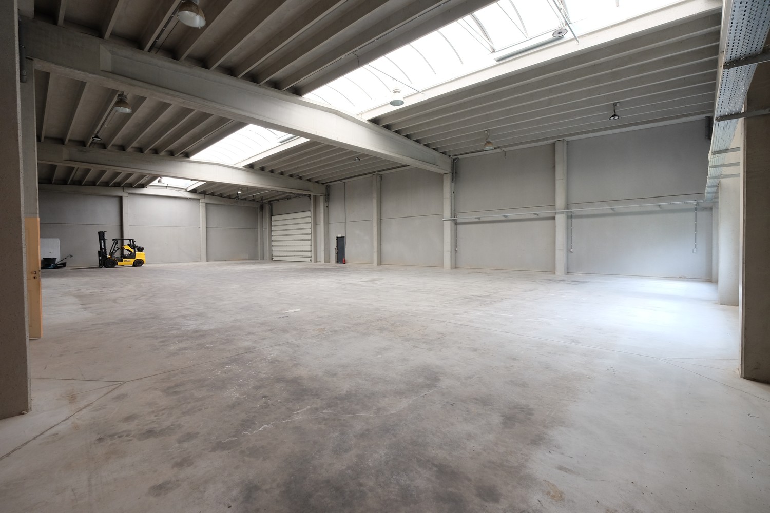 Goed gelegen bedrijfsgebouw te Sint-Truiden te huur - foto 5