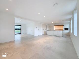 Deze volledig gerenoveerde woning beantwoordt aan al uw wensen: een goed EPC (vloerverwarming, warmtepomp), heel veel ruimte, alarm,...