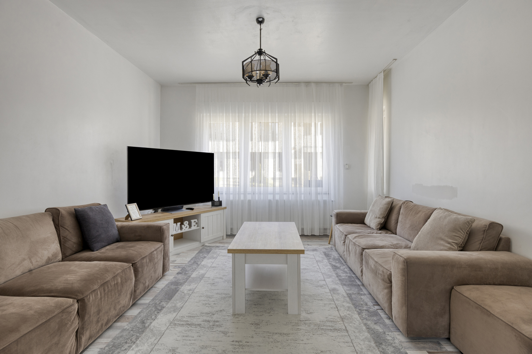 Renovated home with 3 bedrooms and garage - photo 4
