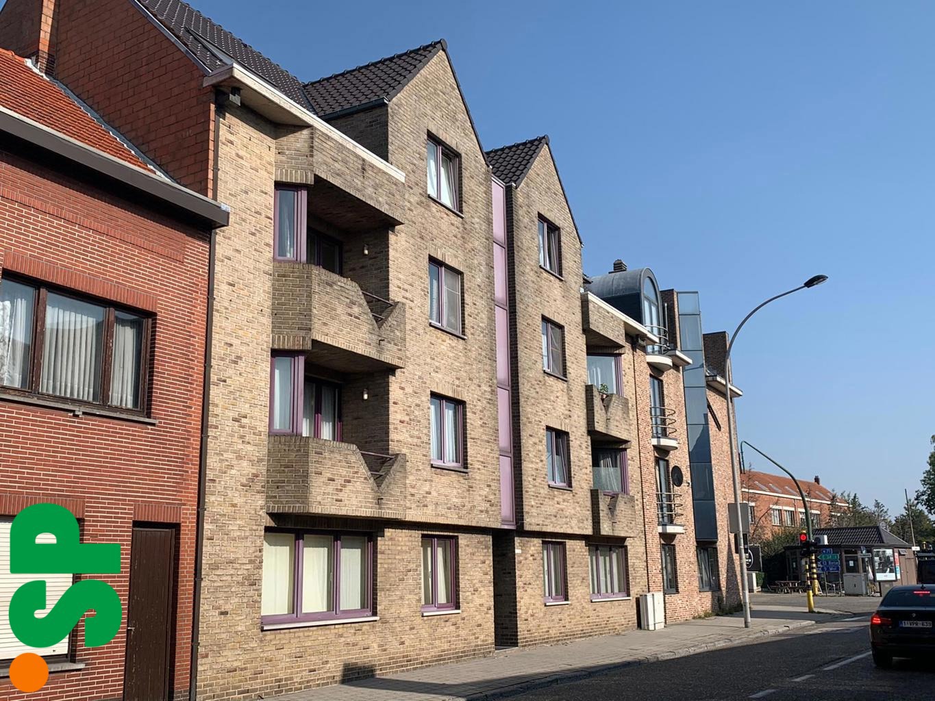 Centraal gelegen afgesloten garagebox met kantelpoort. - foto 2