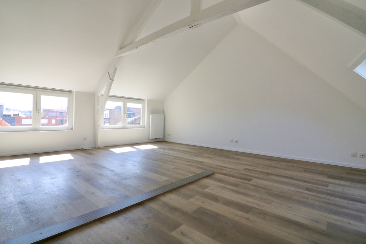 Gerenoveerd appartement op de 2de verdieping met 2 slpk en terras - VERHUURD - foto 5