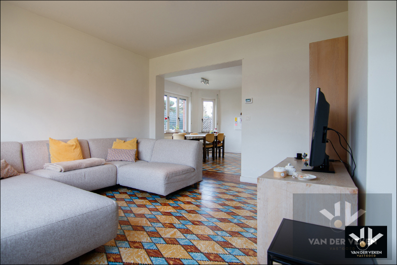 HALFOPEN WONING IN RUSTIGE OMGEVING TOFFE GEZINSWONING - foto 4