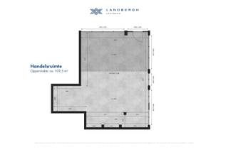 Deze handelsruimte van ca. 107 m² is gelegen op het gelijkvloers, op de hoek van residentie Steenakker aan de Zwijnaardsesteenweg in Gent. Het pand bestaat uit één grote open ruimte en biedt dankzij zijn casco-staat de mogelijkheid om volledig naar eigen behoeften ingericht te worden. Dankzij de grote raampartijen geniet de ruimte van overvloedig daglicht en een sterke visuele aanwezigheid in het straatbeeld.<br /><br />De ligging is een van de sterke troeven van dit pand. De Zwijnaardsesteenweg is een belangrijke verbindingsas in Gent en kent een constante stroom van verkeer en passage. In de directe omgeving bevinden zich tal van voorzieningen, diensten en instituten, wat de aantrekkelijkheid en dynamiek van deze locatie versterkt. Bovendien is de bereikbaarheid uitstekend: zowel met de wagen als met het openbaar vervoer, met een vlotte aansluiting op de R4, E17 en E40.<br /><br />Dit handelspand vormt een aantrekkelijke opportuniteit voor wie op zoek is naar een strategisch gelegen commerciële ruimte die vrij kan worden ingericht. <br /><br />Twee autostaanplaatsen inbegrepen in de huurprijs. <br />Provisie gemeenschappelijke delen: €25/maand. <br /><br />Beschikbaar vanaf 1 juli 2025. <br /><br />Benieuwd naar deze handelsruimte in Gent? <br />Maak zeker een afspraak via hanna@landbergh.be of 09 225 25 24 <br /><br />www.landbergh.be