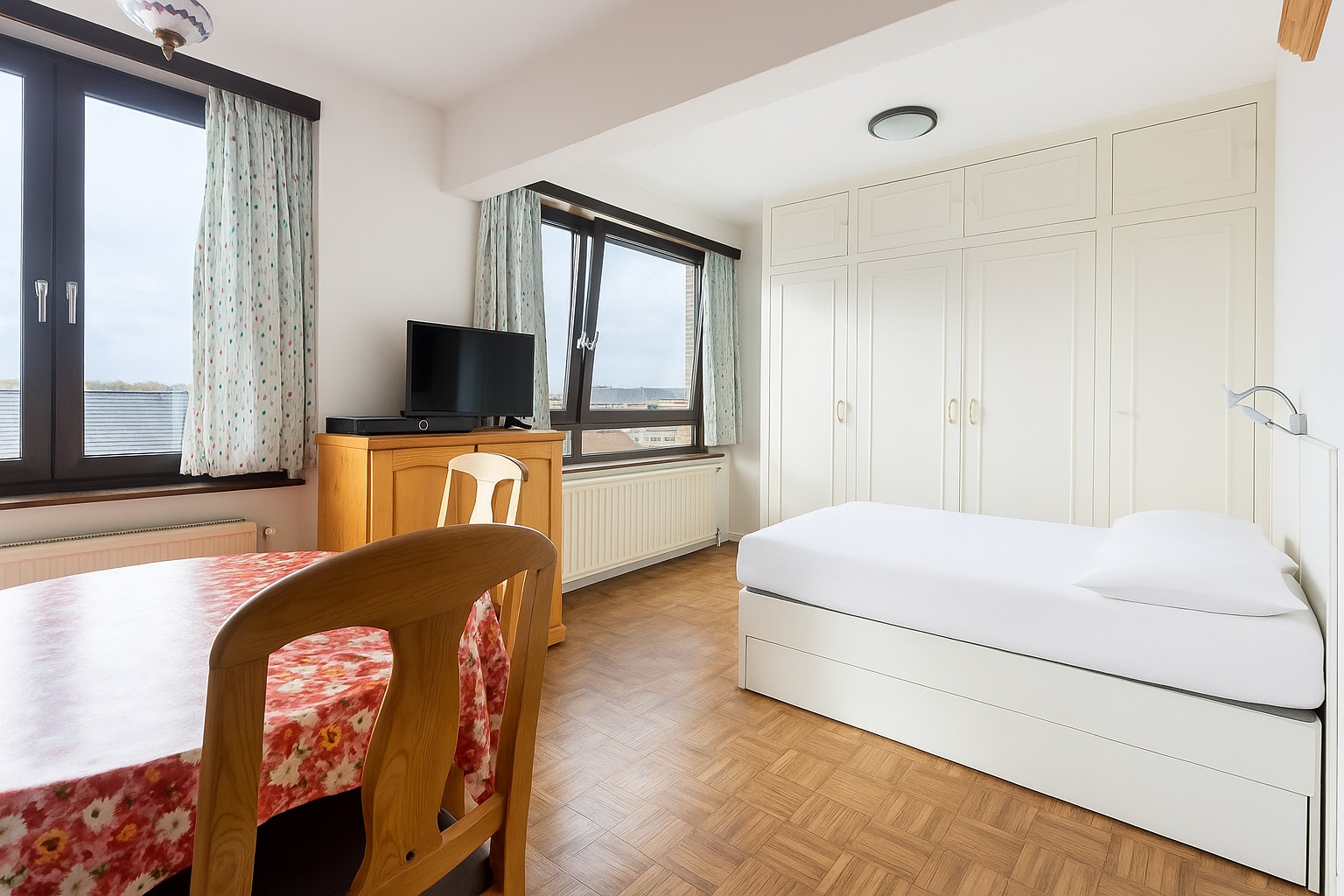 Lichtrijk studio-appartement te koop in De Panne! - foto 2