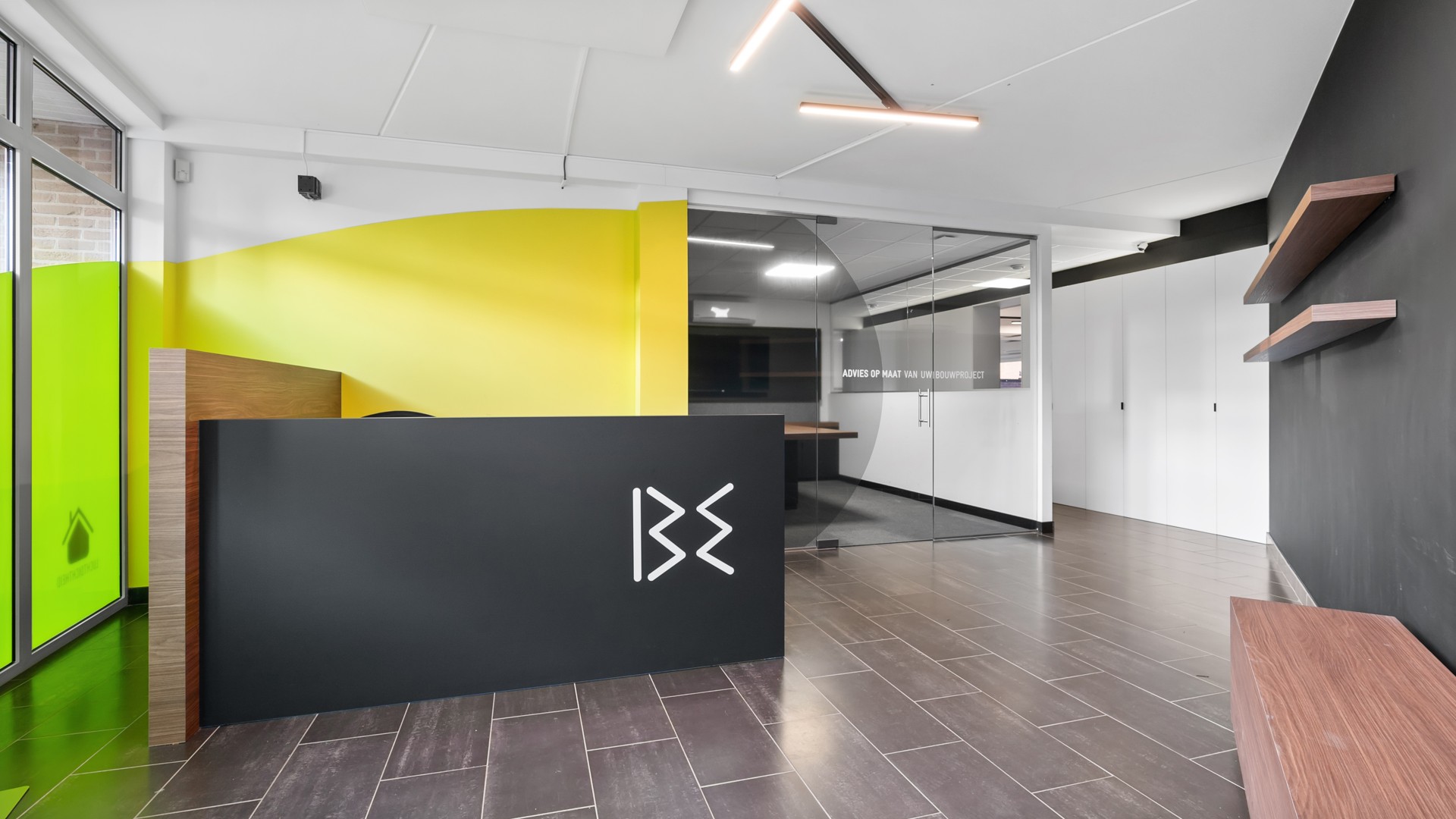 Modern en energiezuinig (A label) handelspand van 174 m² te As - photo 2