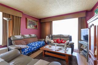 Appartement met 3 slaapkamers en ondergrondse garage op toplocatie in Genk Omgeving:+ Gelegen in het bruisende stadscentrum van Genk+ Ideale locatie...