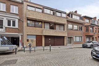 Vous recherchez l'emplacement idéal pour votre entreprise au cœur de Bruges ? Ce spacieux immeuble de bureaux de 518 m² situé dans la...