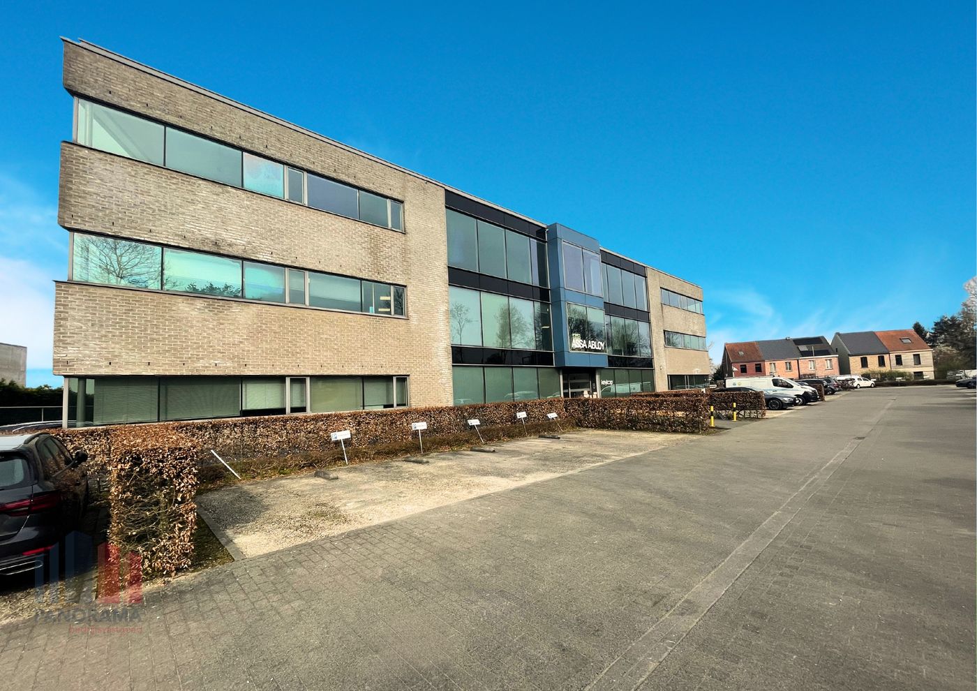 1.200 m² top floor office, unieke visibiliteit van E40 te Melle - foto 1