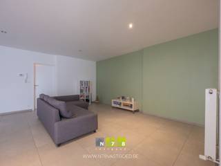 <span><strong>GELIJKVLOERS APPARTEMENT MET 2 SLAAPKAMERS, TERRAS EN OVERDEKTE STAANPLAATS TE STOKKEM.<br /><br />TROEVEN<br /></strong>- Recent gebouw (bouwjaar 2017).<br />- Gelijkvloers wonen.<br />- Mooie afwerking.<br />- 2 slaapkamers.<br />- Privé oprit.<br />- Overdekte staanplaats of terras.<br />- Zonnepanelen.<br />- Berekend E-peil E48.<br />- Ruime kelderberging.<br /><br /><strong>KELDERVERDIEPING<br /></strong>- Kelderberging.<br /><strong><br /></strong><strong>GELIJKVLOERS<br /></strong>- Inkomhal ((2,16m x 2,26m) + (2,37m x 1,00m) = 7,25m²): tegelvloer.<br />- Woonkamer (5,28m x 5,40m = 28,51m²): schuifraam naar terras, tegelvloer.</span><br /><span>- Keuken ((2,22m x 2,13m) + (3,75m x 4,26m) = 20,71m²): geïnstalleerd met onder- en bovenkasten, lades, gasvuur, dampkap, microgolfoven, oven, koelkast en vaatwasser, tegelvloer.</span><br /><span>- Toilet (2,09m x 1,04m = 2,18m²): hangtoilet, lavabo, tegelvloer.</span><br /><span>- Berging/wasplaats (2,17m x 2,15m = 4,67m²): aansluiting wasmachine en droogkast, ventilatiesysteem, tegelvloer.</span><br /><span>- Badkamer ((2,14m x 2,06m) + (1,24m x 1,02m) = 5,67m²): ingericht met badkamermeubel met dubbele lavabo, onder- en spiegelkast en lades, aparte douche, tegelvloer.<br />- Slaapkamer 1 (2,82m x 3,03m = 8,54m²): tegelvloer.<br />- Slaapkamer 2 (3,13m x 3,87m = 12,11m²): tegelvloer.<br /><br /><strong>EXTERIEUR</strong></span><br /><span>- Terras.<br />- Overdekt staanplaats/terras.<br />- Privé oprit.<br /><br /><b>EXTRA INFORMATIE<br /></b>- Dit appartement wordt momenteel nog verhuurd maar de huidige huurder zal in april verhuizen. Het appartement zal dus bij akte beschikbaar zijn voor de koper. <br /><br />Bekijkt u deze advertentie via een aanverwante vastgoedsite, surf dan zeker naar onze website <strong>www.N78vastgoed.be</strong> voor een uitgebreide beschrijving en foto's. <strong>Meer info: +32 (0)89 86 18 88 of info@N78vastgoed.be.</strong></span>