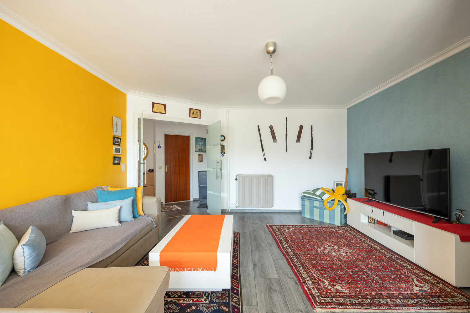 Matched: voor meer info kevin@wellimmo.net! Energiezuinig (EPC B) en instapklaar 2 slk-appartement in een kleinschalig hoekgebouw te Deurne-Zuid, met privatieve garagebox + de staanplaats ervoor - photo 4