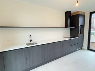 Dit nieuwbouwappartement is gelegen in het hart van Aalst, op wandelafstand van winkels, scholen, openbaar vervoer en het station. Een...